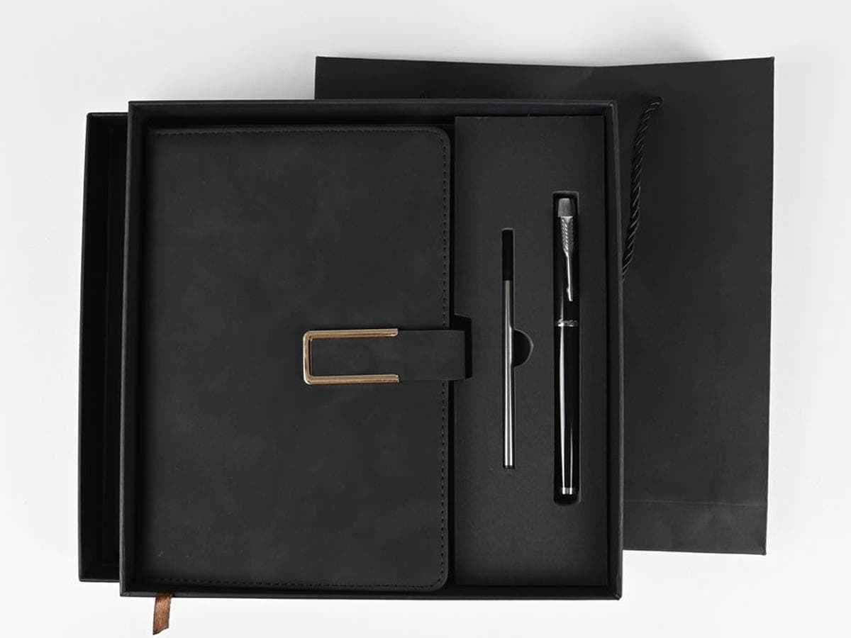 Firmengeschenk-Set mit Notebook, Stift und Box